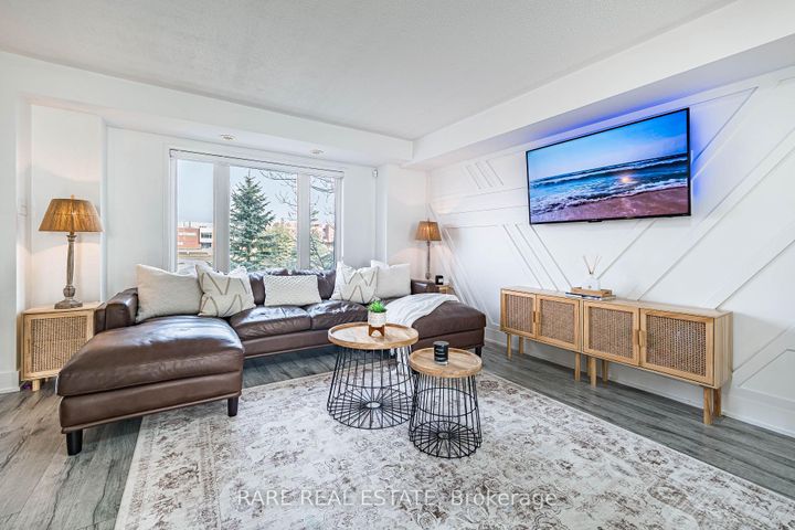 Photo 3 at 28 - 60 Fairwood Circle, Wellington, Brampton