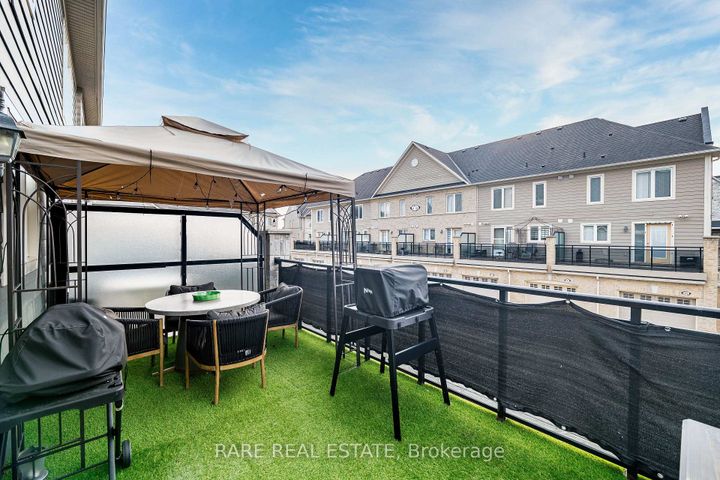 Photo 15 at 28 - 60 Fairwood Circle, Wellington, Brampton