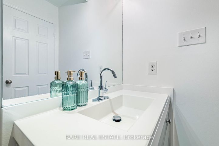 Photo 28 at 28 - 60 Fairwood Circle, Wellington, Brampton