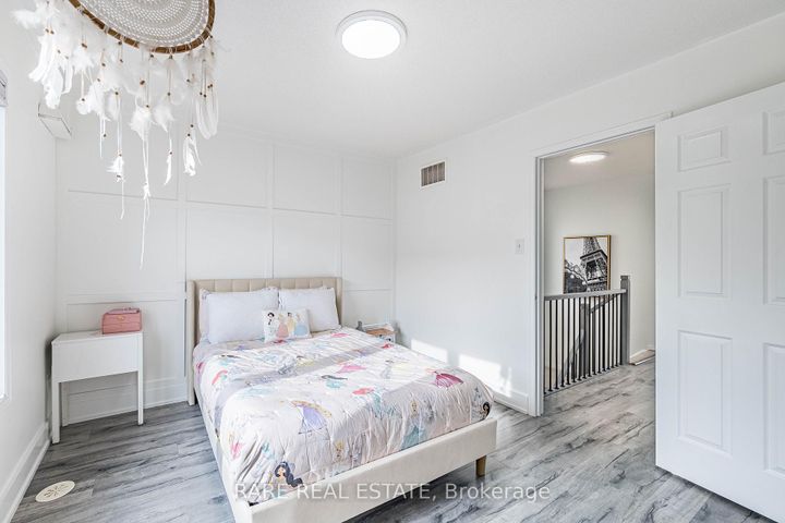 Photo 32 at 28 - 60 Fairwood Circle, Wellington, Brampton