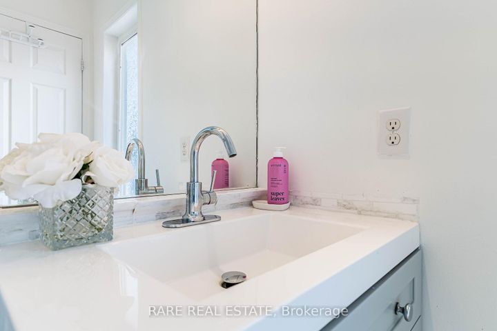 Photo 35 at 28 - 60 Fairwood Circle, Wellington, Brampton