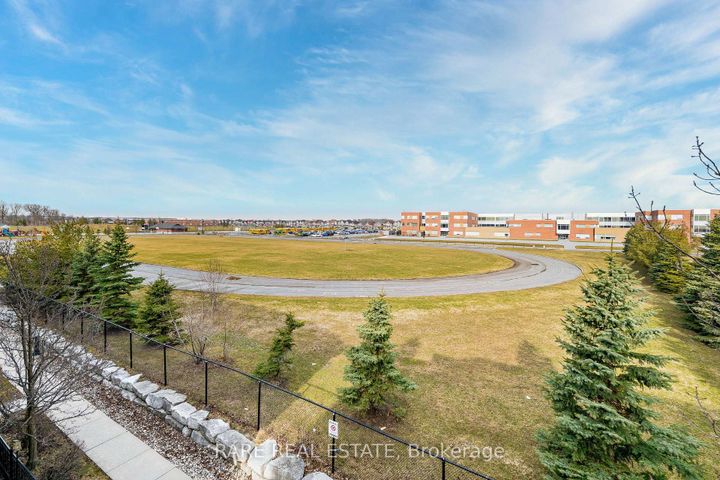 Photo 37 at 28 - 60 Fairwood Circle, Wellington, Brampton