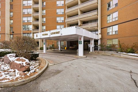 Photo 2 at 1508 - 5 Vicora Linkway, Flemingdon Park, Toronto