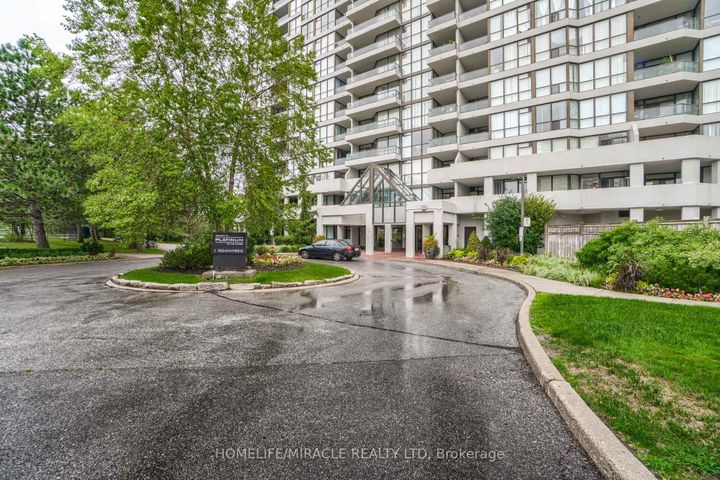 Photo 2 at 502 - 1 Rowntree Road, Jamestown, Toronto