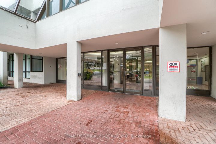 Photo 3 at 502 - 1 Rowntree Road, Jamestown, Toronto