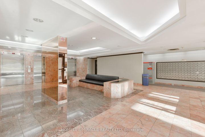 Photo 5 at 502 - 1 Rowntree Road, Jamestown, Toronto