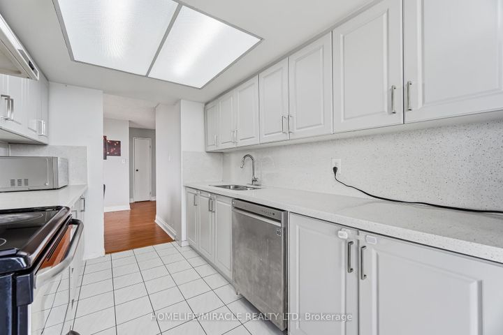 Photo 19 at 502 - 1 Rowntree Road, Jamestown, Toronto