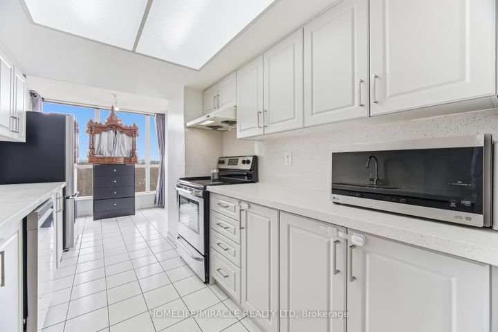 Photo 20 at 502 - 1 Rowntree Road, Jamestown, Toronto