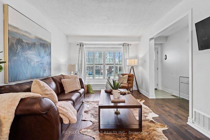 Photo 2 at 2685 Los Palmas Court, Meadowvale, Mississauga