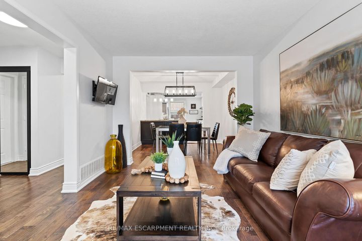 Photo 4 at 2685 Los Palmas Court, Meadowvale, Mississauga