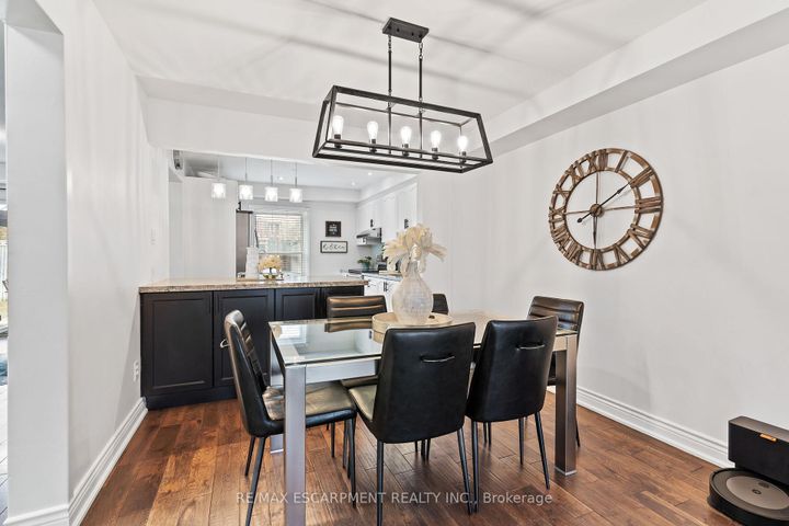 Photo 5 at 2685 Los Palmas Court, Meadowvale, Mississauga