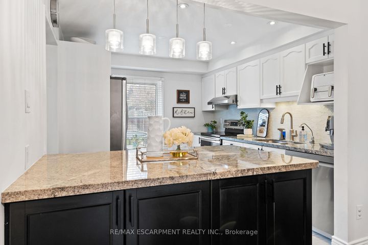 Photo 6 at 2685 Los Palmas Court, Meadowvale, Mississauga