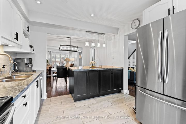 Photo 8 at 2685 Los Palmas Court, Meadowvale, Mississauga