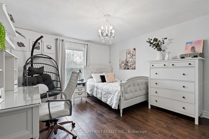 Photo 17 at 2685 Los Palmas Court, Meadowvale, Mississauga