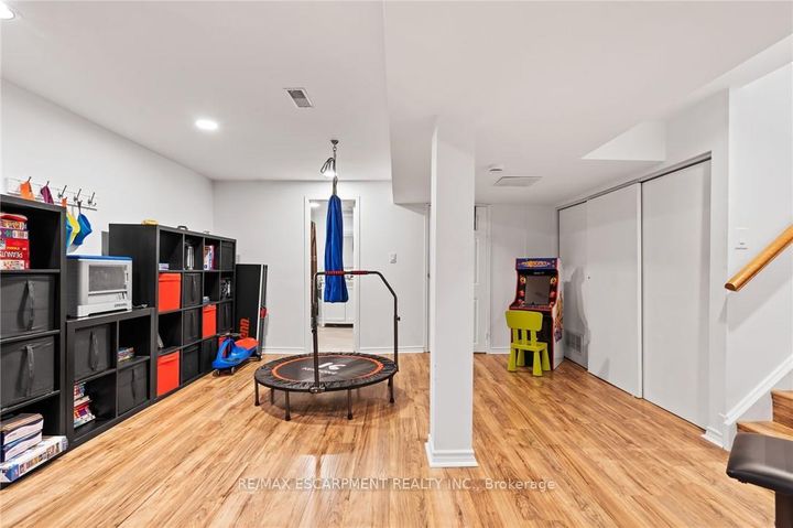 Photo 21 at 2685 Los Palmas Court, Meadowvale, Mississauga