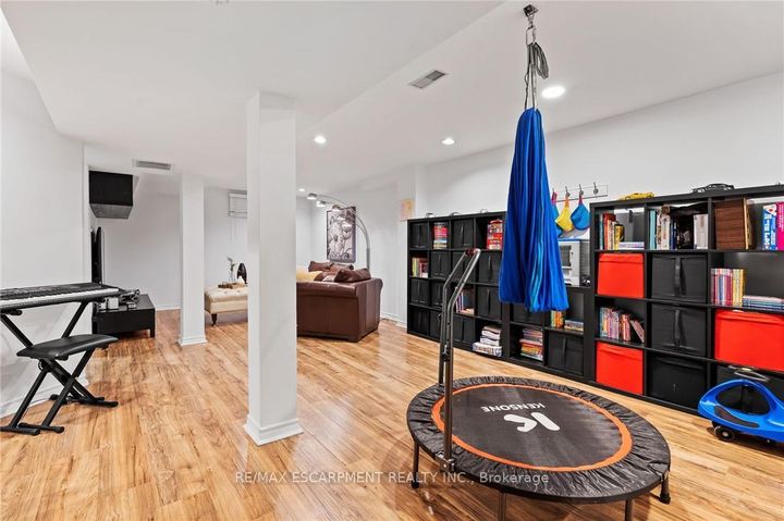 Photo 22 at 2685 Los Palmas Court, Meadowvale, Mississauga