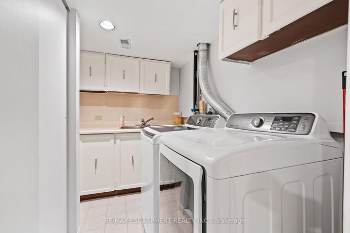 Photo 24 at 2685 Los Palmas Court, Meadowvale, Mississauga