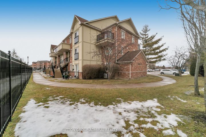 Photo 1 at 52 - 2265 Bur Oak Avenue, Greensborough, Markham