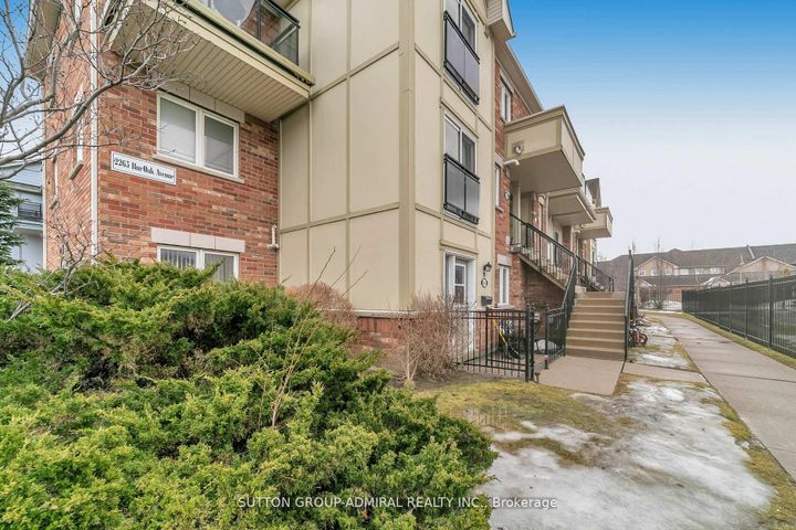 Photo 2 at 52 - 2265 Bur Oak Avenue, Greensborough, Markham