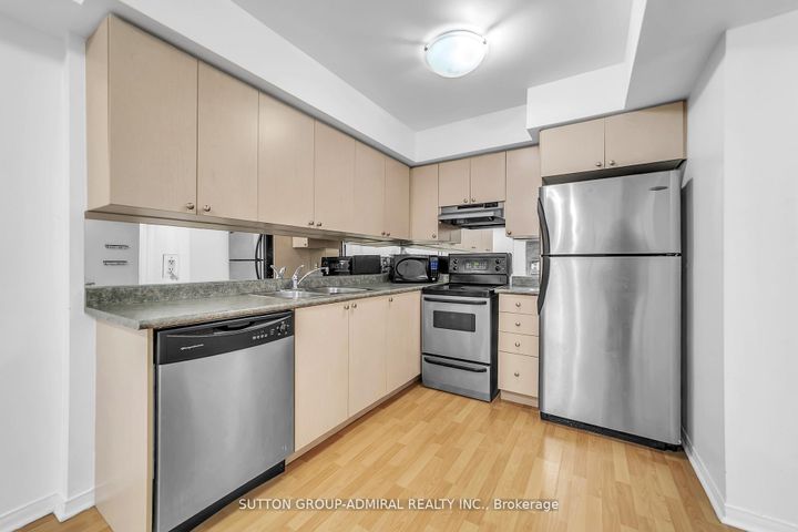 Photo 8 at 52 - 2265 Bur Oak Avenue, Greensborough, Markham