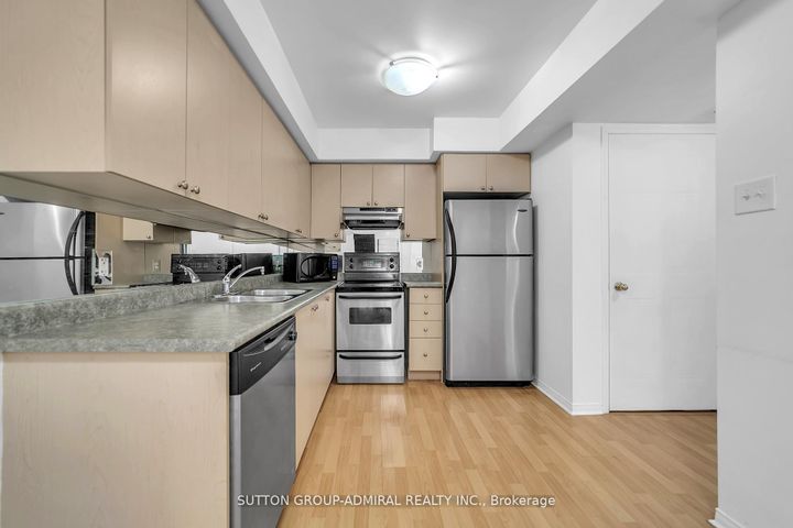 Photo 9 at 52 - 2265 Bur Oak Avenue, Greensborough, Markham