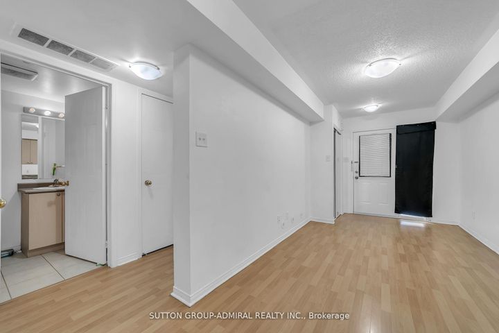 Photo 13 at 52 - 2265 Bur Oak Avenue, Greensborough, Markham