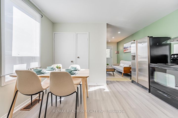 Photo 5 at 47 Greendale Avenue, Smythe, Toronto