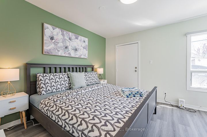 Photo 9 at 47 Greendale Avenue, Smythe, Toronto