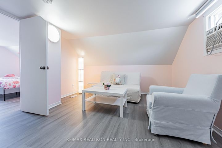 Photo 12 at 47 Greendale Avenue, Smythe, Toronto