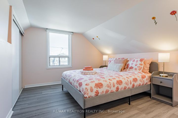 Photo 13 at 47 Greendale Avenue, Smythe, Toronto