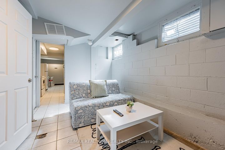 Photo 18 at 47 Greendale Avenue, Smythe, Toronto