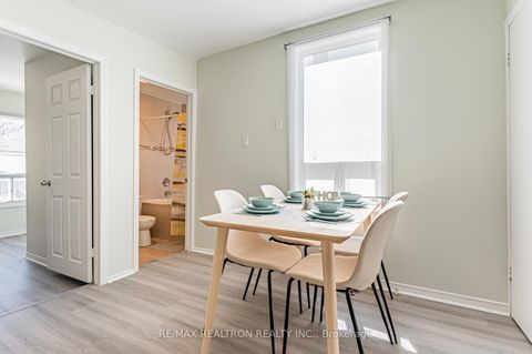 Photo 6 at 47 Greendale Avenue, Smythe, Toronto