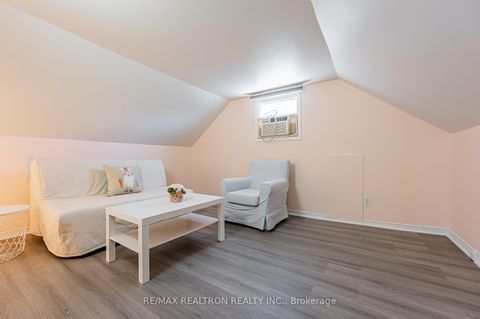 Photo 11 at 47 Greendale Avenue, Smythe, Toronto