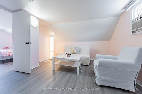 Photo 12 at 47 Greendale Avenue, Smythe, Toronto