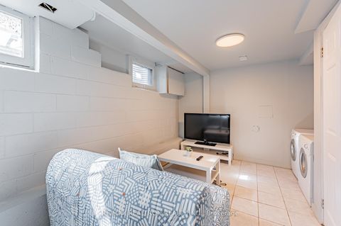 Photo 17 at 47 Greendale Avenue, Smythe, Toronto