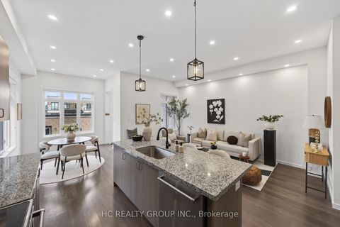 Photo 10 at 1240 Wellington Street E, Bayview Northeast, Aurora