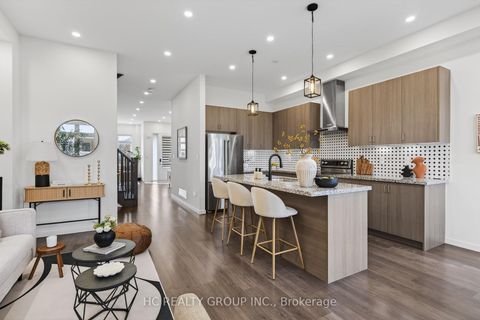 Photo 11 at 1240 Wellington Street E, Bayview Northeast, Aurora