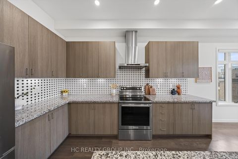 Photo 13 at 1240 Wellington Street E, Bayview Northeast, Aurora