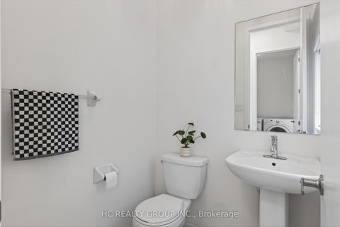 Photo 18 at 1240 Wellington Street E, Bayview Northeast, Aurora