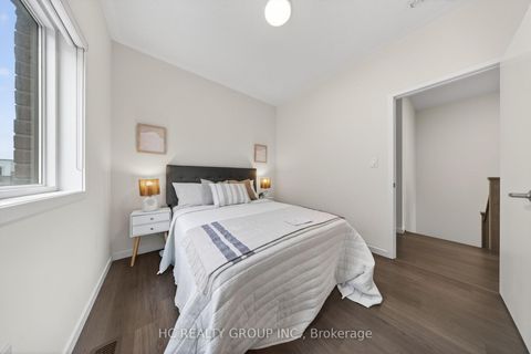 Photo 31 at 1240 Wellington Street E, Bayview Northeast, Aurora