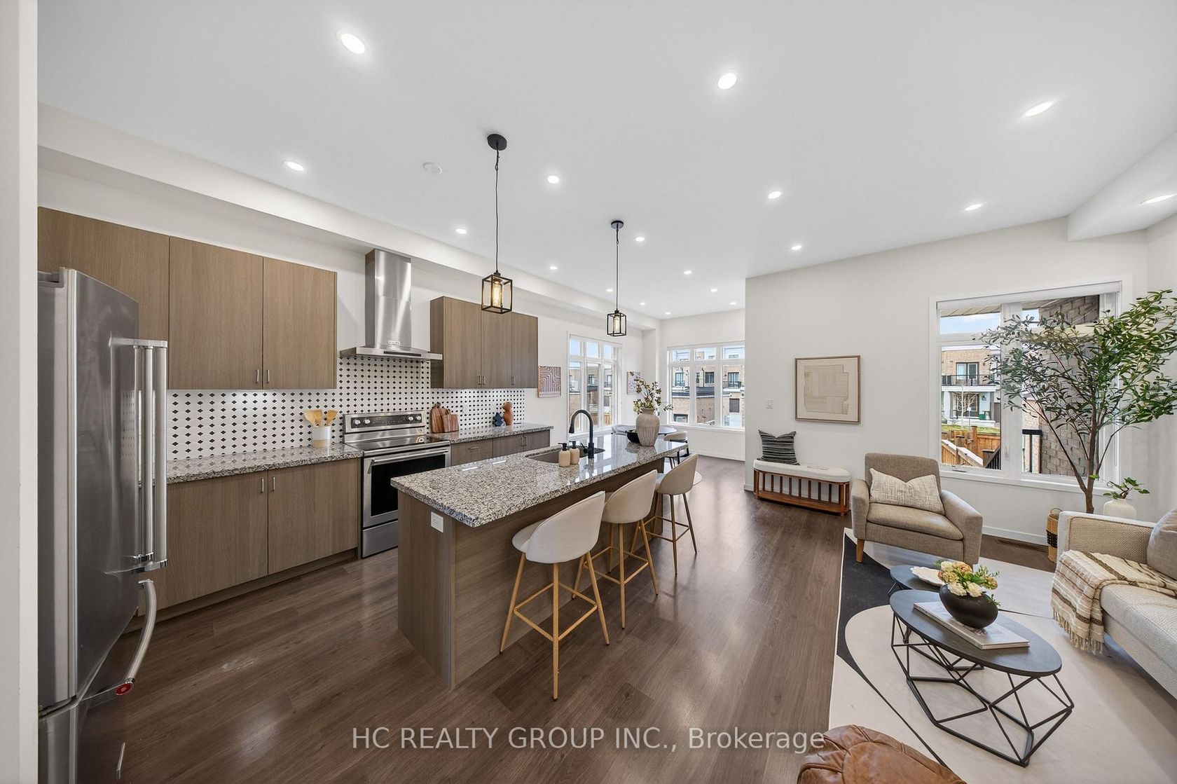 1240 Wellington Street E, Bayview Northeast, Aurora by Loree Meneguzzi Real Estate 1240 Wellington Street E, Bayview Northeast, Aurora