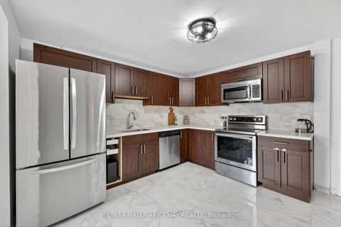 Photo 2 at 10 Wellington Street, Cookstown, Innisfil