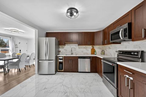 Photo 3 at 10 Wellington Street, Cookstown, Innisfil