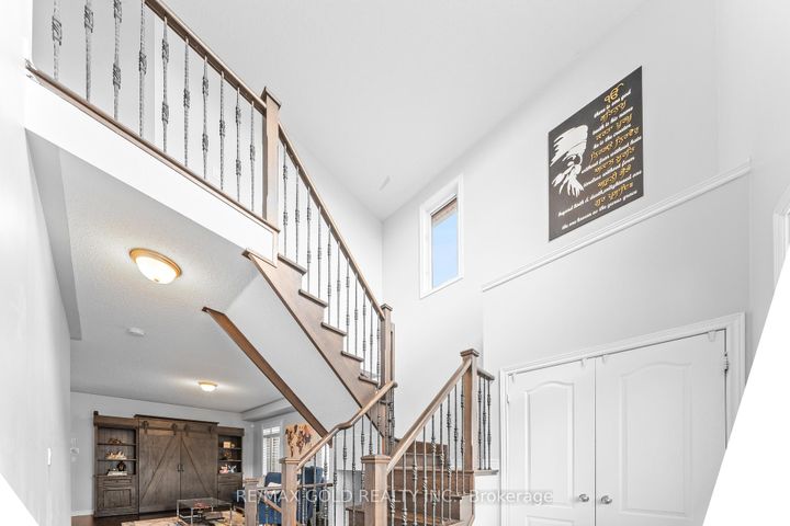 Photo 5 at 9 Fringetree Road, Wellington North, Brampton