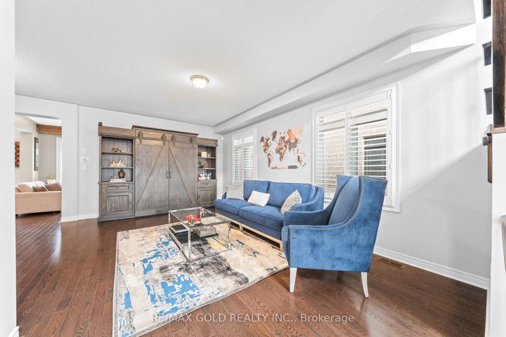 Photo 7 at 9 Fringetree Road, Wellington North, Brampton