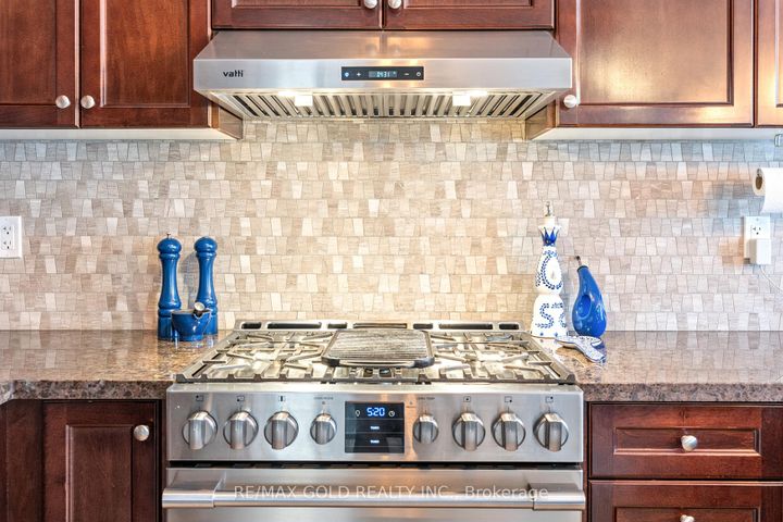 Photo 12 at 9 Fringetree Road, Wellington North, Brampton