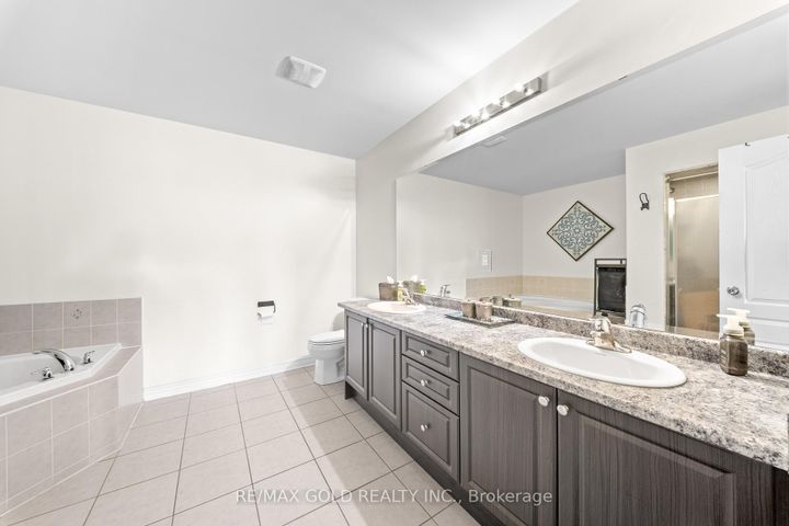 Photo 26 at 9 Fringetree Road, Wellington North, Brampton