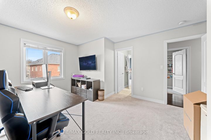 Photo 29 at 9 Fringetree Road, Wellington North, Brampton