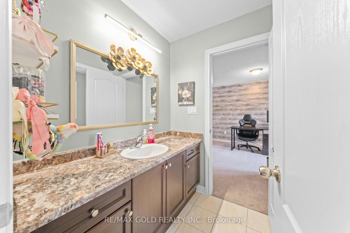 Photo 30 at 9 Fringetree Road, Wellington North, Brampton