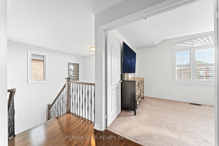 Photo 36 at 9 Fringetree Road, Wellington North, Brampton